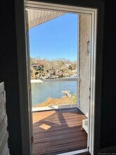 33 Jefferson Pl in Branford, CT - Foto de edificio - Building Photo