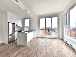 468 sg Condos Locatifs Plateau Mont Royal in Montréal, QC - Building Photo - Building Photo