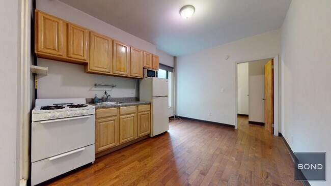 property at 328 E 14th St