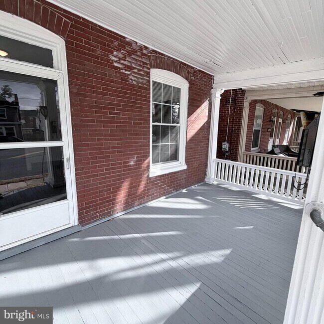 235 Park Ave in Chambersburg, PA - Building Photo - Building Photo