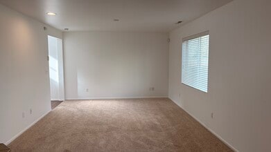 11046 SE 204th St in Kent, WA - Building Photo - Building Photo