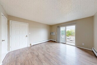 Waterview on the Parkway Apartments in Thornton, CO - Foto de edificio - Interior Photo
