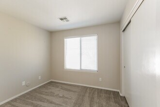 2018 W Alta Vista Rd in Phoenix, AZ - Building Photo - Building Photo