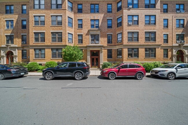 6 Newport Rd, Unit 4 in Cambridge, MA - Foto de edificio - Building Photo