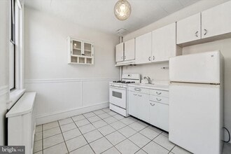 921 Christian St in Philadelphia, PA - Building Photo - Building Photo