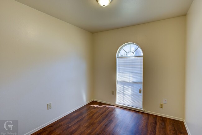 property at 8984 Hawthorne Dr
