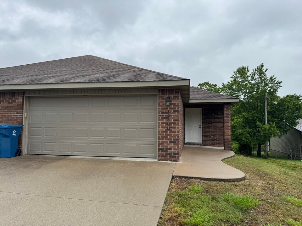 12688 Pioneer Ln, Unit 12688 Pioneer Lane in Gentry, AR - Building Photo