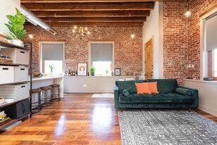 621 14th St in Union City, NJ - Building Photo