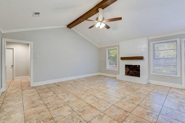 18015 Woodgum Dr in Spring, TX - Foto de edificio - Building Photo