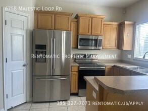 6758 Majestic Loop Rd in West Jordan, UT - Building Photo - Building Photo