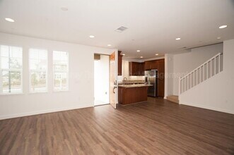 202 9th St in Marina, CA - Building Photo - Building Photo