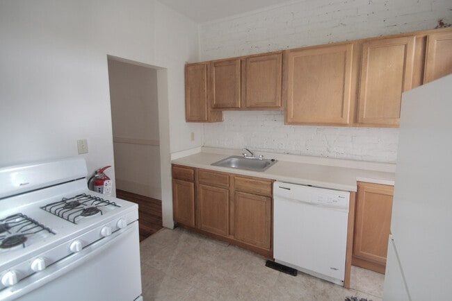 126 S Trenton Ave in Pittsburgh, PA - Foto de edificio - Building Photo