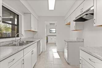 4823 Pine Needle Dr in Orlando, FL - Building Photo - Building Photo