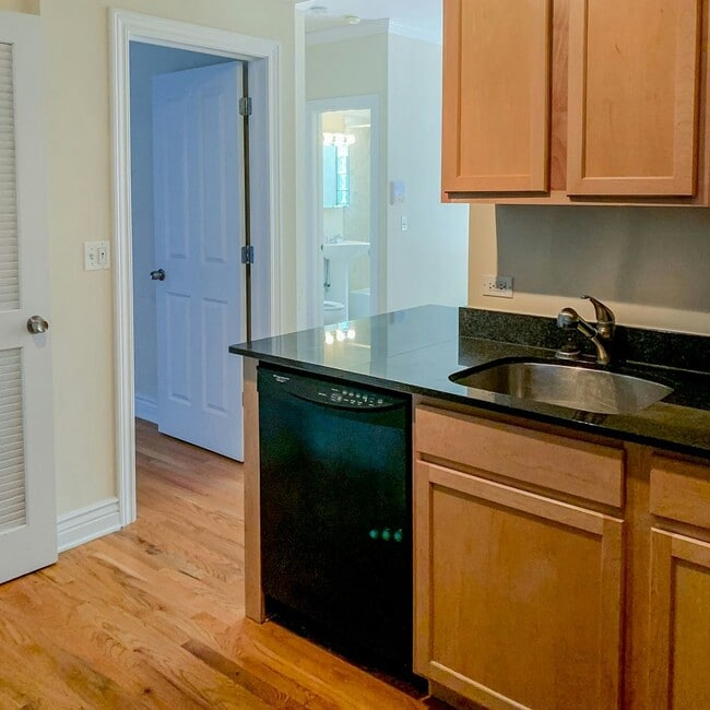 property at 1214 W Waveland Ave