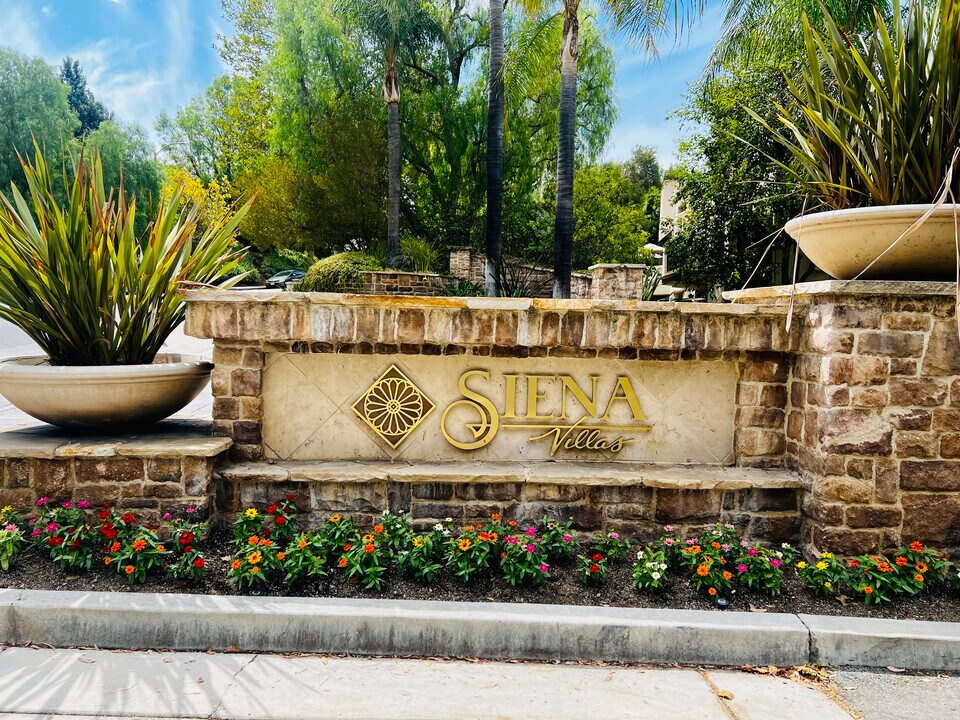 24149 Del Monte Dr, Unit 307 in Santa Clarita, CA - Foto de edificio