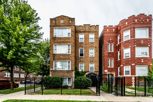 7756 S Marshfield Ave in Chicago, IL - Foto de edificio - Building Photo