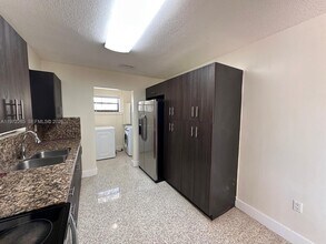 1631 NW 175th St in Miami, FL - Building Photo - Building Photo