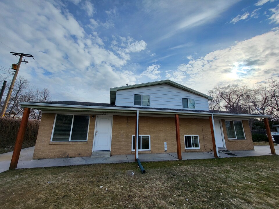 3224 S Verdant Cir in Salt Lake City, UT - Foto de edificio