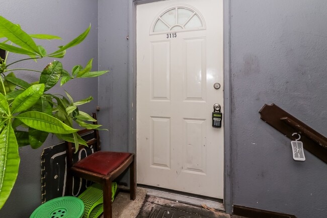 3115 Falk Ct in La Porte, TX - Foto de edificio - Building Photo