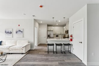 140 W Webster Ave in Roselle Park, NJ - Foto de edificio - Building Photo