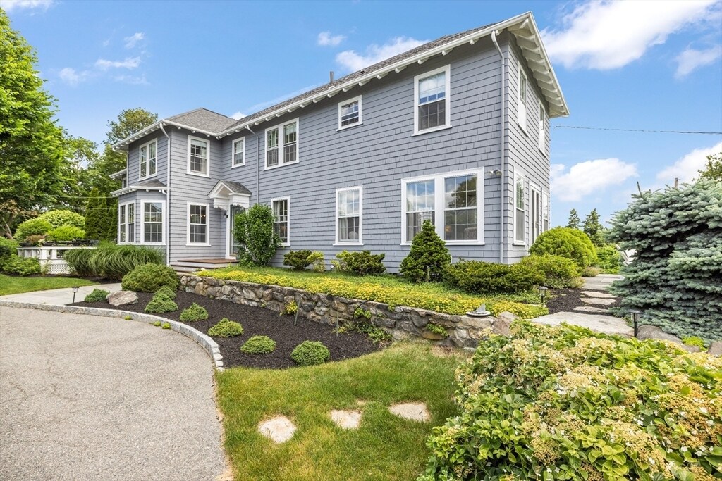 308 Ocean Ave in Marblehead, MA - Building Photo