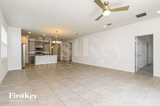 1630 Isleta Lp in Kissimmee, FL - Building Photo - Building Photo
