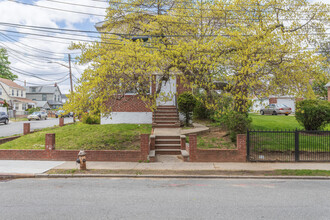 18803 Ridgedale St in Springfield Gardens, NY - Building Photo - Building Photo