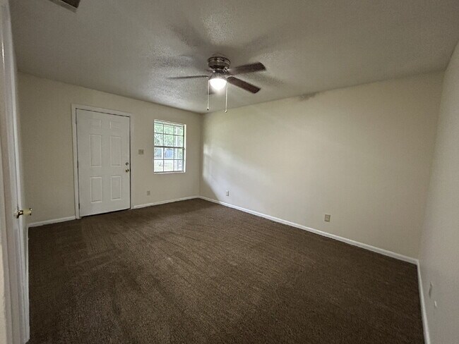 120 Pointe S Dr in Hinesville, GA - Building Photo - Building Photo