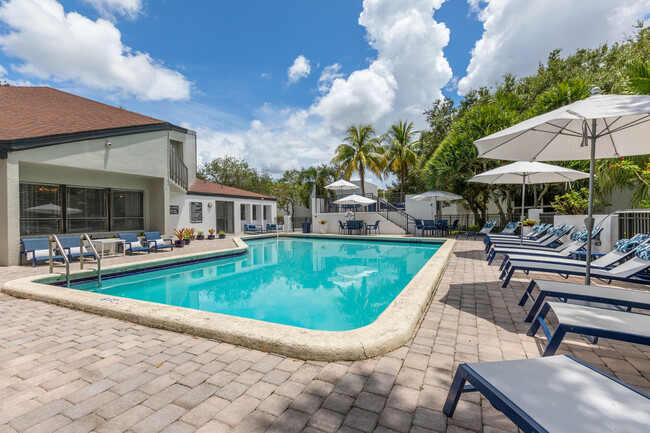 Rosemont Siena Cove in Plantation, FL - Foto de edificio - Building Photo