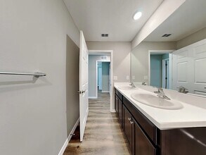 128 NE 9th Pl in Cape Coral, FL - Building Photo - Building Photo