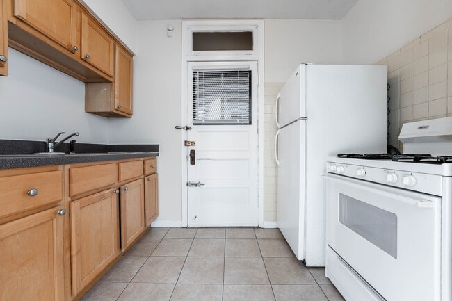 2017 W Ainslie St, Unit 1
