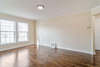 4242 W Nelson St-Unit -4242-1 in Chicago, IL - Foto de edificio - Building Photo