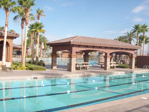 893 Via Stellato St in Henderson, NV - Foto de edificio