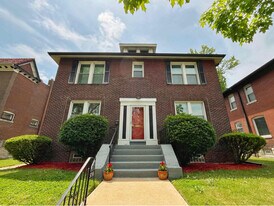 5766 Waterman Blvd in St. Louis, MO - Building Photo