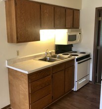 Pioneer Estates in Des Moines, IA - Foto de edificio - Building Photo