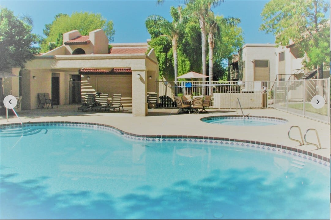 Marabrisa Condominiums in Mesa, AZ - Building Photo
