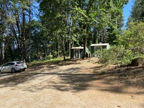 14720 Lynshar Rd in Grass Valley, CA - Building Photo - Building Photo