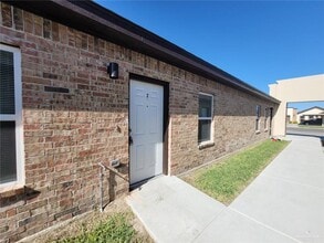 16 Paola St in Edinburg, TX - Building Photo - Building Photo