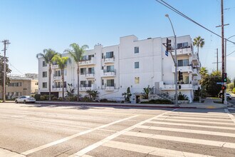 15054-15058 Magnolia Blvd in Sherman Oaks, CA - Building Photo - Building Photo
