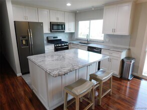 2759 Winter Dr in Troy, MI - Building Photo - Building Photo