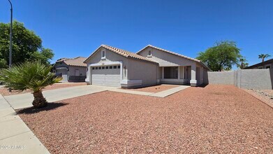 5794 W Seldon Ln in Glendale, AZ - Foto de edificio - Building Photo