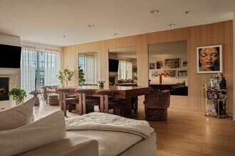 10648 Woodbridge St in Los Angeles, CA - Building Photo - Building Photo