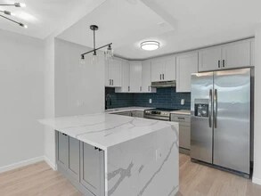 300 Newark St, Unit 4H in Hoboken, NJ - Building Photo - Building Photo