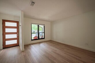 7209 Geneva Dr in Austin, TX - Building Photo - Building Photo