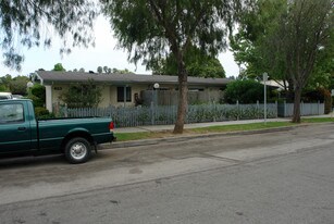 423 W Gutierrez St in Santa Barbara, CA - Building Photo