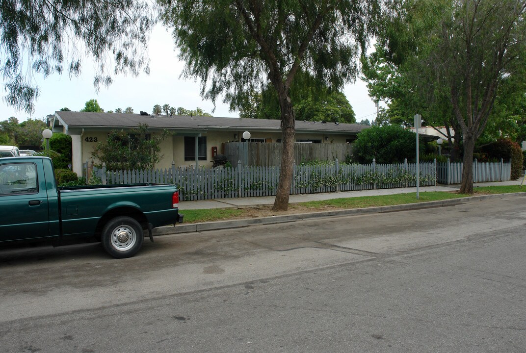 423 W Gutierrez St in Santa Barbara, CA - Building Photo