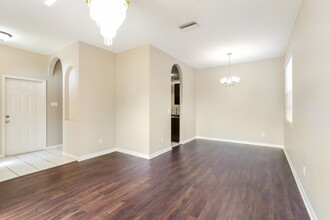 18003 Misty Blue Ln in Tampa, FL - Foto de edificio - Building Photo