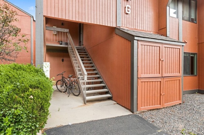 property at 1625 W Elizabeth St