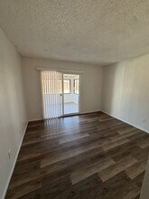 2196 W Oakland Ave in Hemet, CA - Building Photo - Building Photo