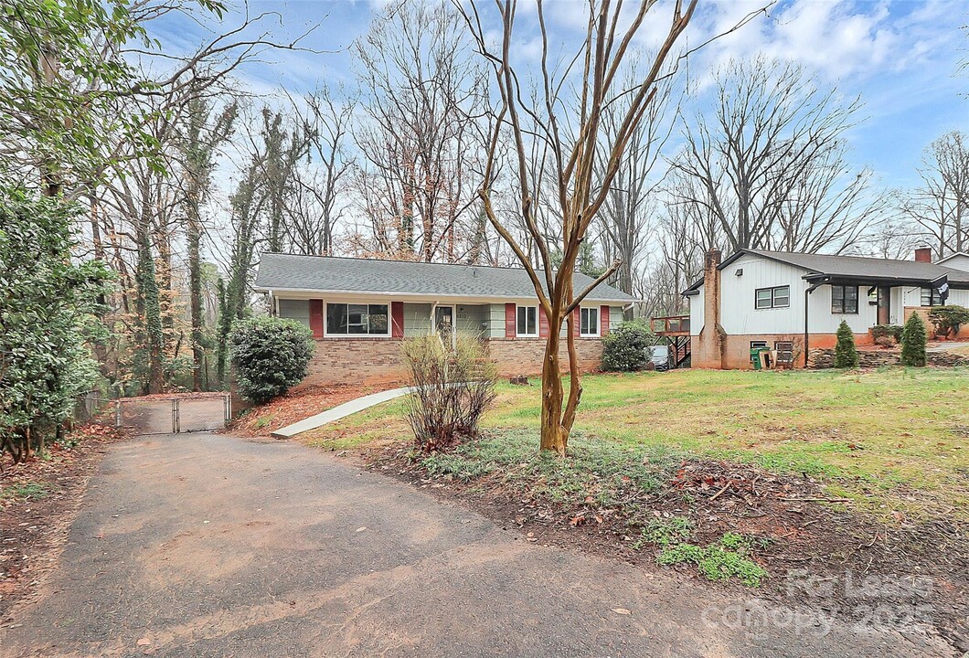 6210 Candlewood Dr in Charlotte, NC - Building Photo